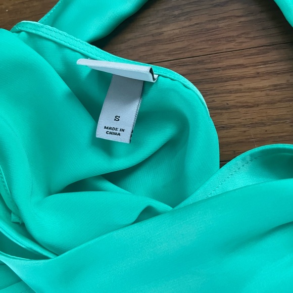 Soft/Bright Green Dress - Picture 3 of 5